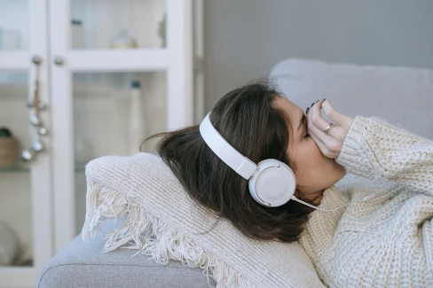 Fermer les yeux, revenir à soi : une visualisation guidée pour se détendre